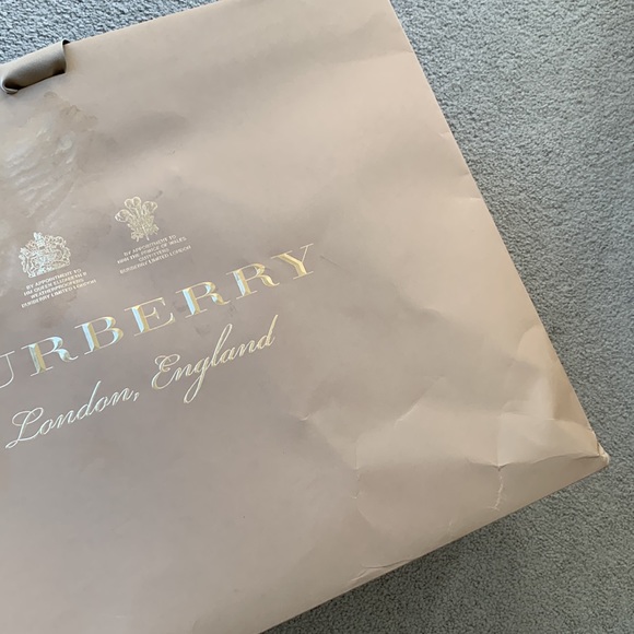 Burberry Shopping Bag (authentic) - Picture 10 of 14